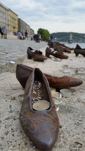 Cipők a Duna-parton: Ingress portal