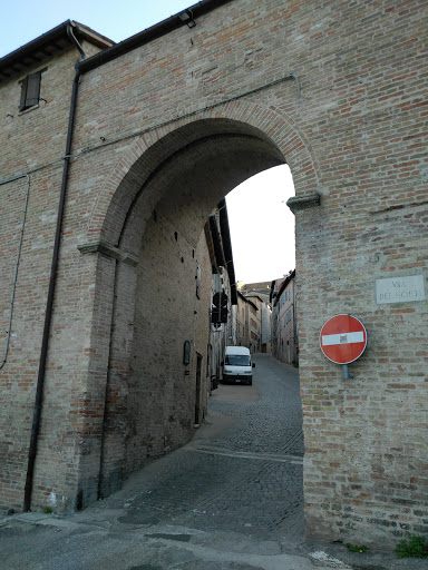 Urbino - Porta Lavagine: Ingress portal