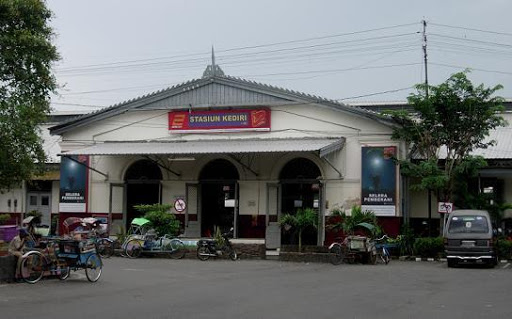 Stasiun Kereta Api Kediri: Ingress portal